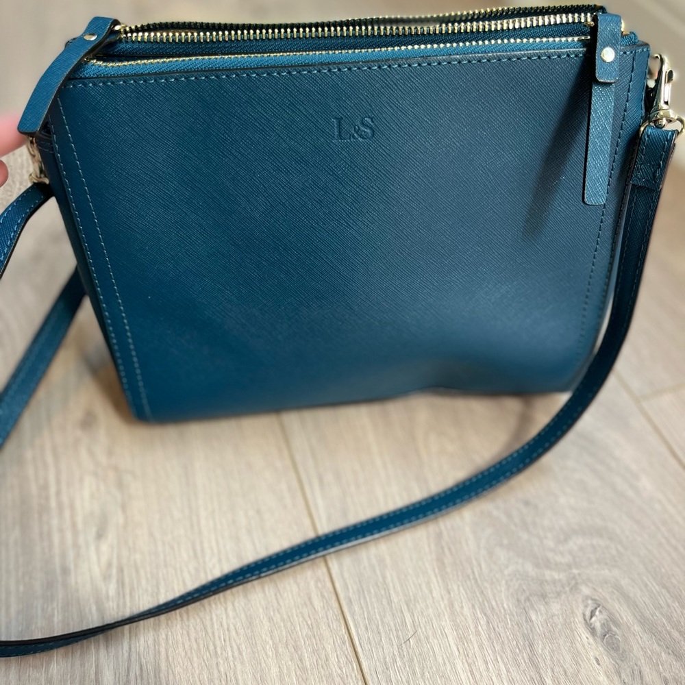 Lo & Sons The Pearl Crossbody Bag Blue Saffiano Leather